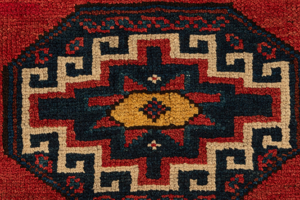 312 x 100 Kurden Teppich alt