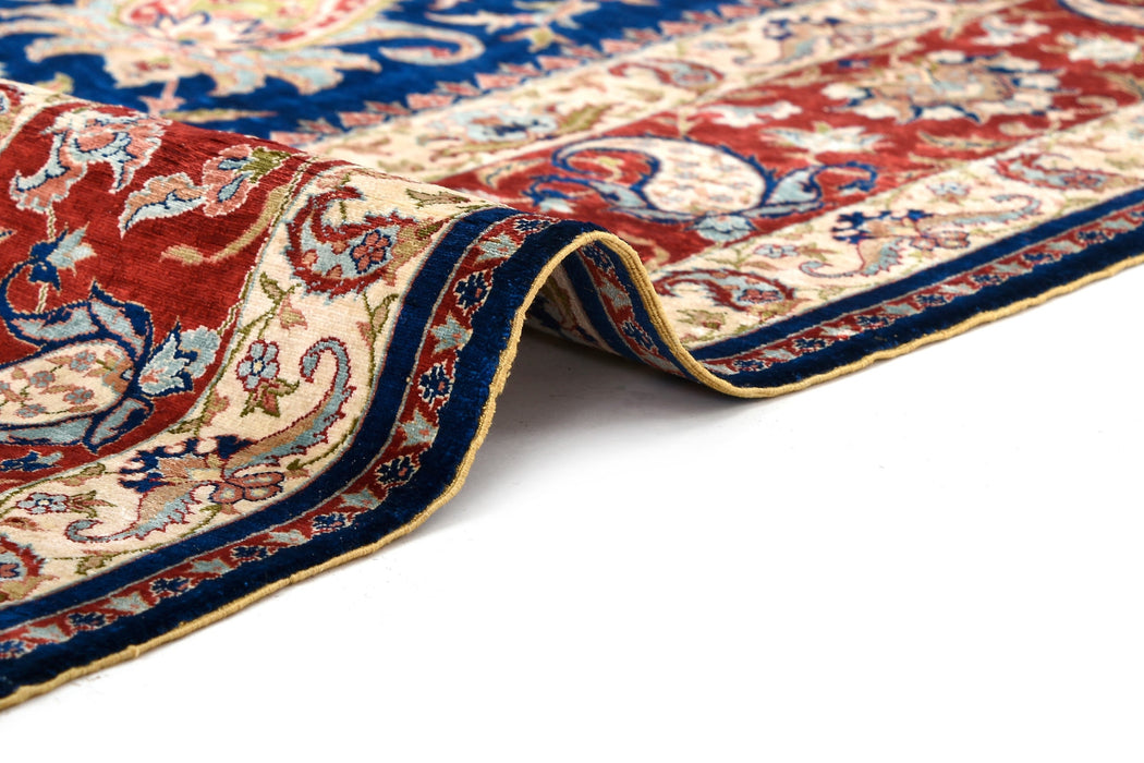 147 x 100 Hereke Seide