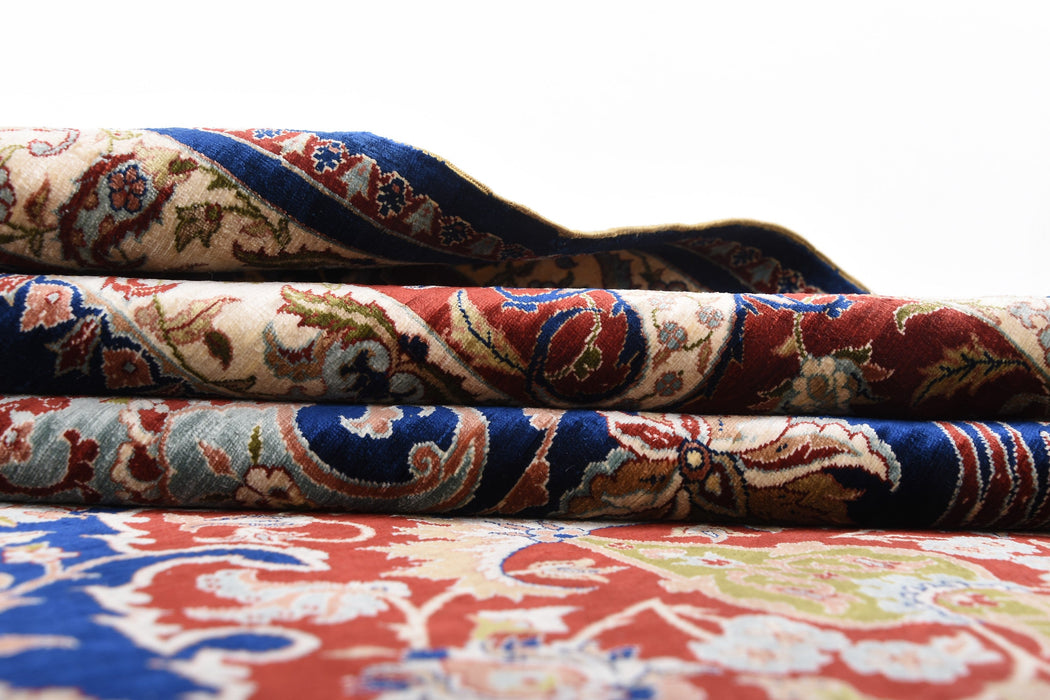 147 x 100 Hereke Seide