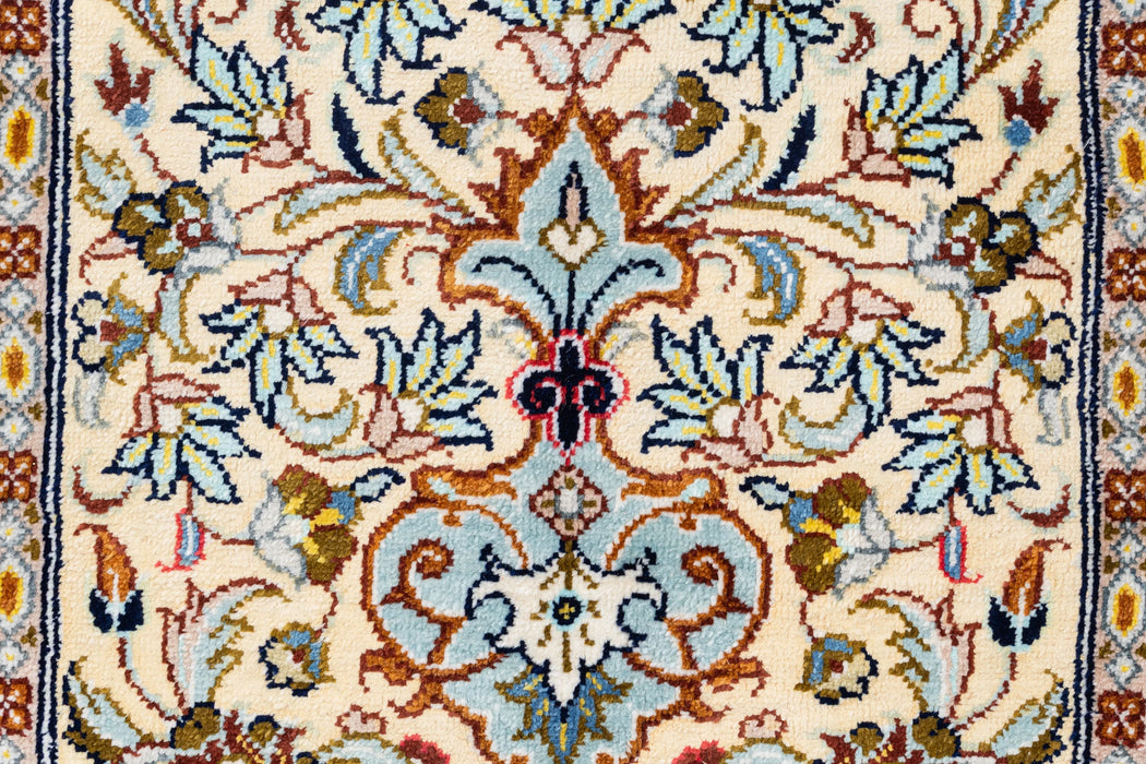 300 x 196 Ghom Seide