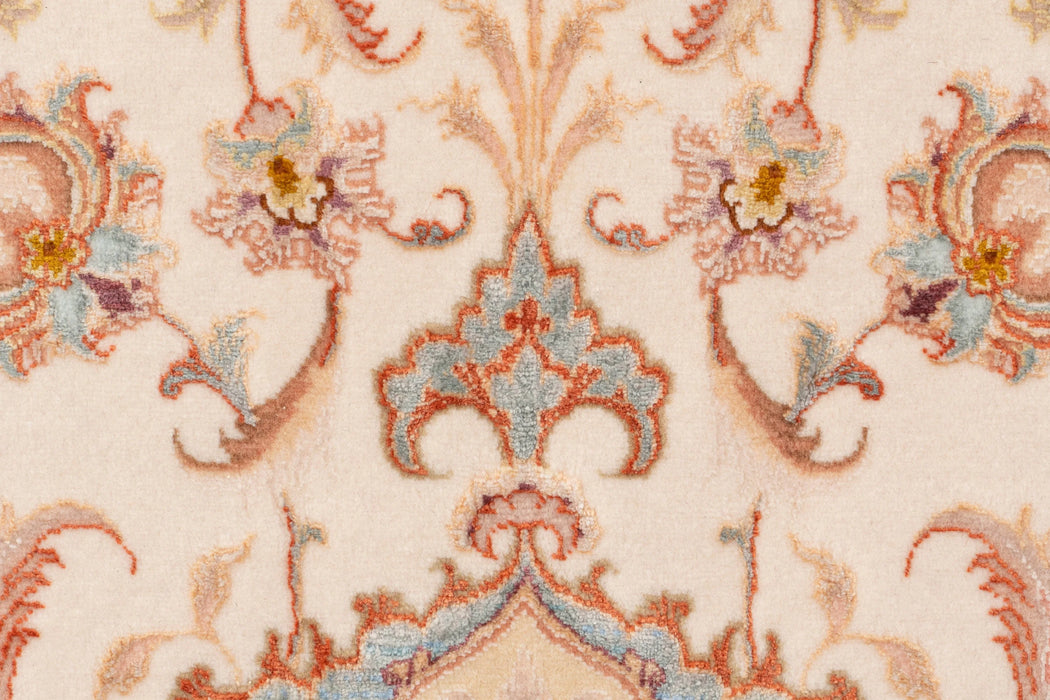 208 x 194 Täbriz mit Seide auf Seide